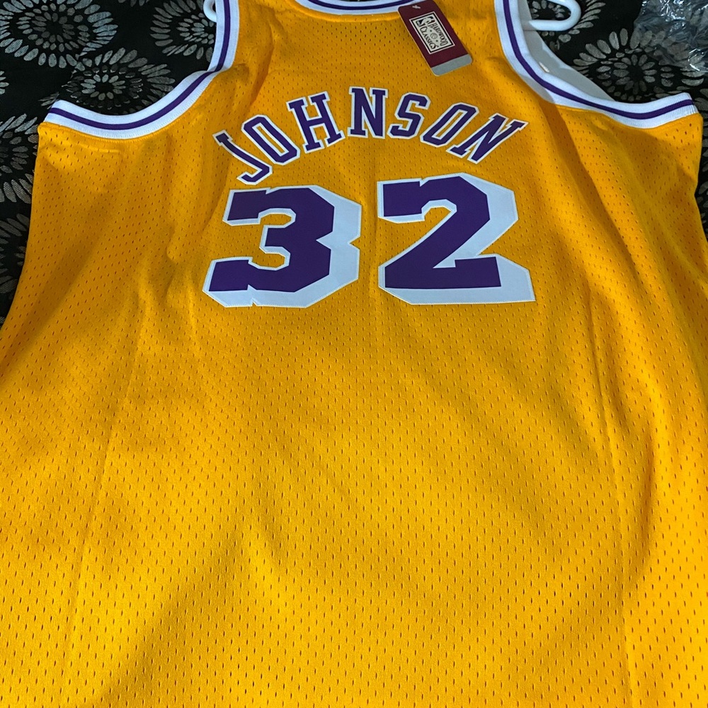 Magic Johnson - Picture 7 of 8